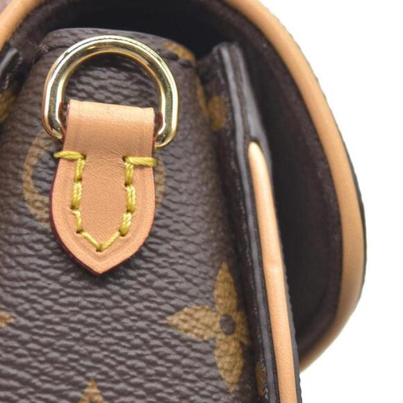 Louis Vuitton LV Monogram Pochette Camille - Picture 10 of 15